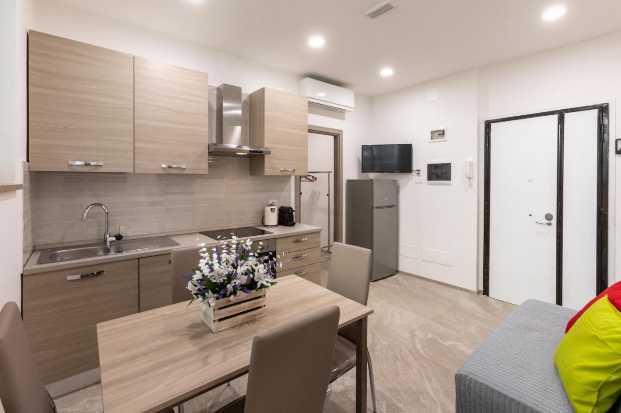 Le Case Di Anna - Holiday Home Рим Екстериор снимка